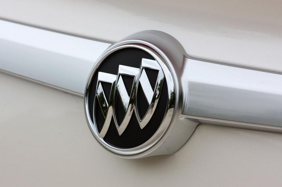  Buick Regal GS 2012 года  (фото 36 из 90)